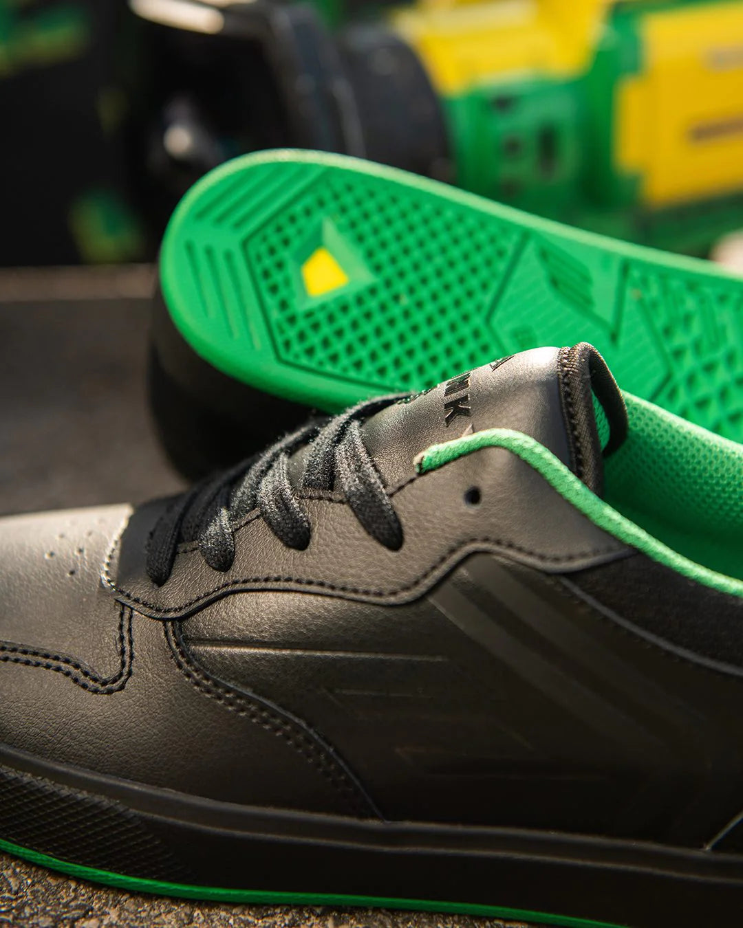 Emerica shake hot sale junt shoes